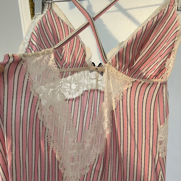 VICTORIA’S SECRET Classic Pink Stripe Lace Modal V-neck Slip Nightgown - Sz M🩷 - Picture 5 of 7